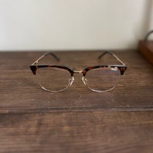 Quay Evasive Blue Light Blocking Glasses Tortoise